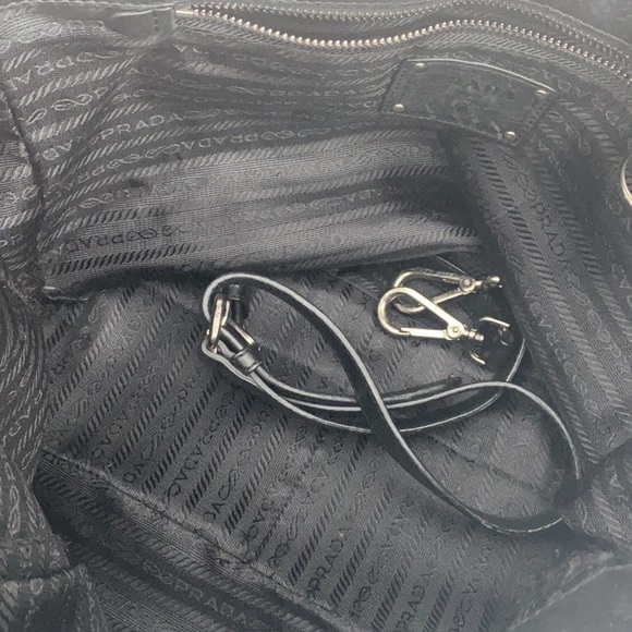 Prada pleated convertible leather bag - Picture 4 of 8